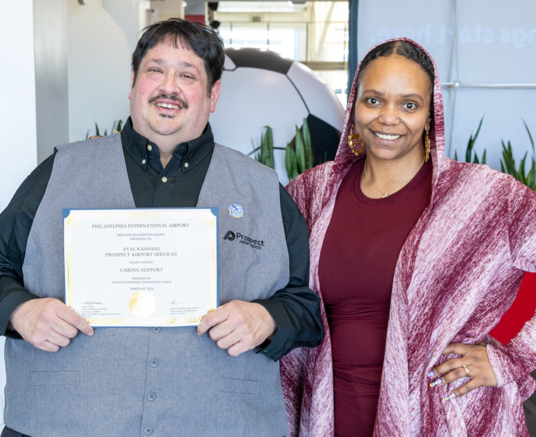 Ayal Kashani receiving award